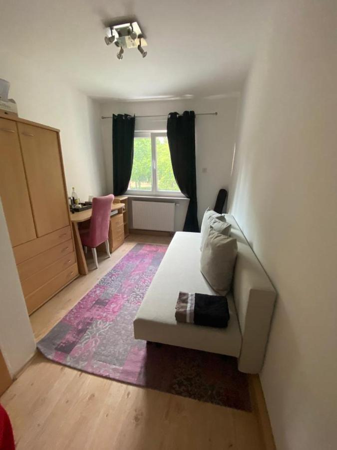 Schoenes Zimmer Im Charmanten Haus เบอร์ลิน ภายนอก รูปภาพ