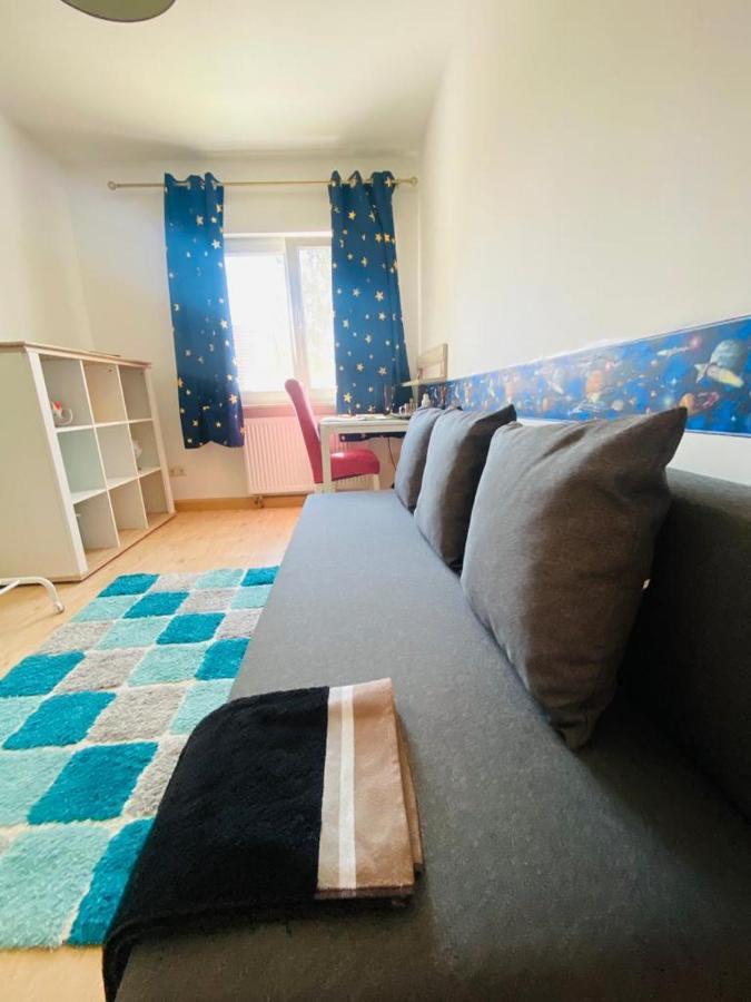 Schoenes Zimmer Im Charmanten Haus เบอร์ลิน ภายนอก รูปภาพ