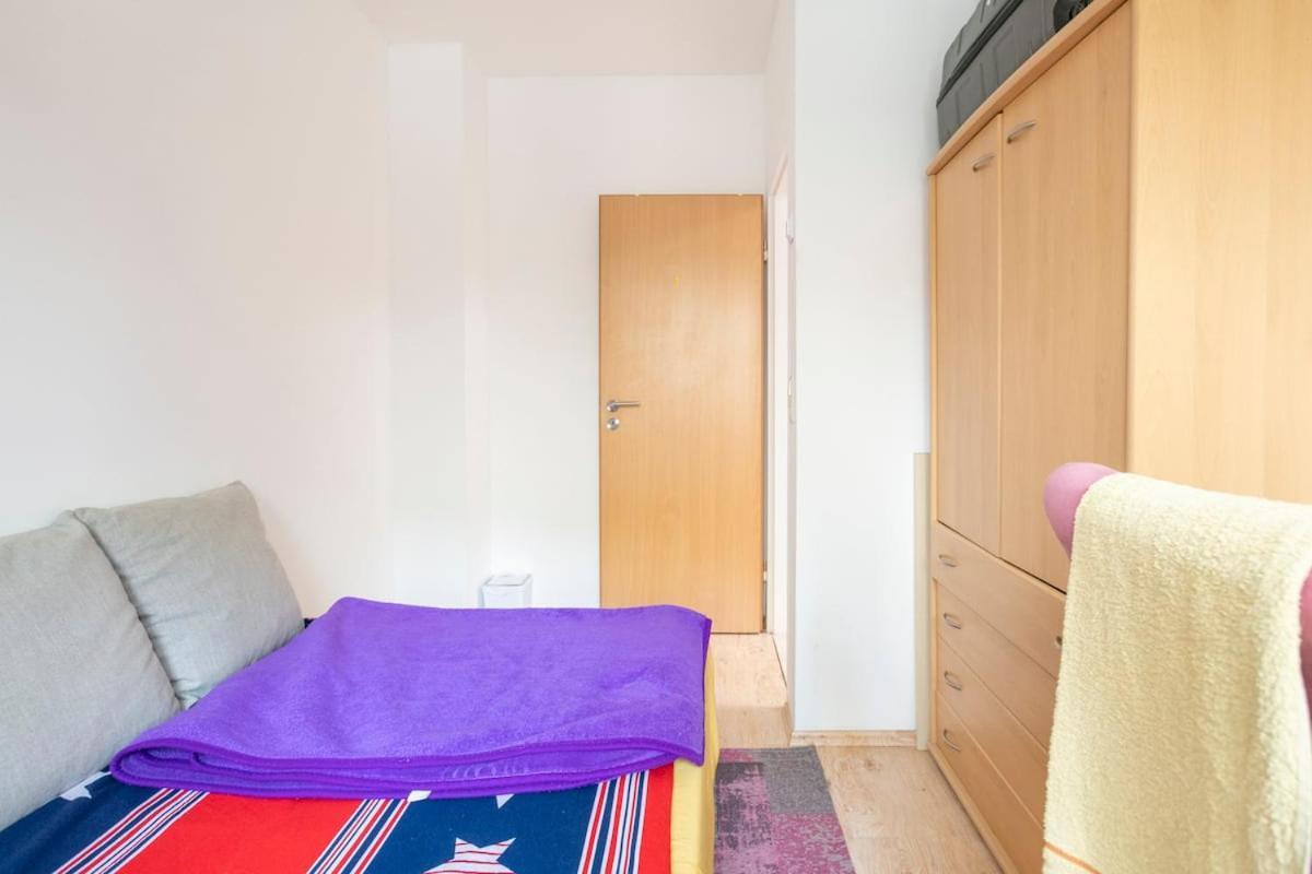 Schoenes Zimmer Im Charmanten Haus เบอร์ลิน ภายนอก รูปภาพ